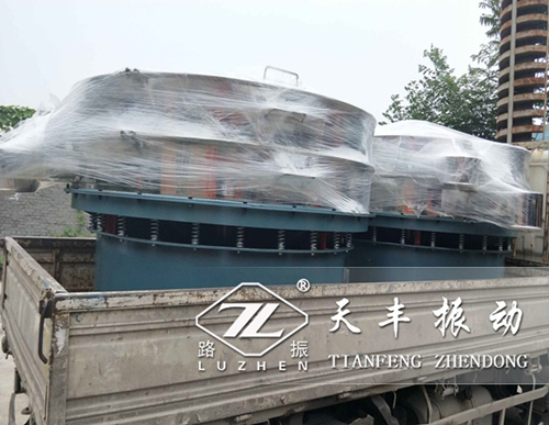寧夏TS2000振動篩已發貨,丁經理請注意查收！